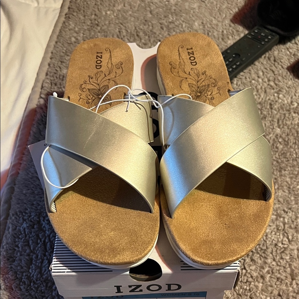 Izod Women's Sandals in Cream and Tan